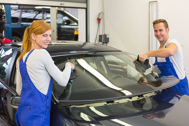 Windshield Repair Near Me, Jurupa Valley Expert Auto Glass Technicians Ready to Fix Your Windshield - Onsite Service Available!